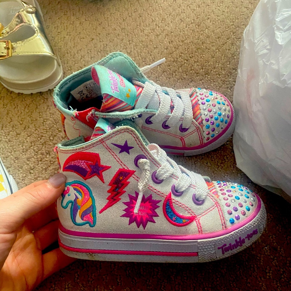 Toddler girls very good condition size 8 sketcher